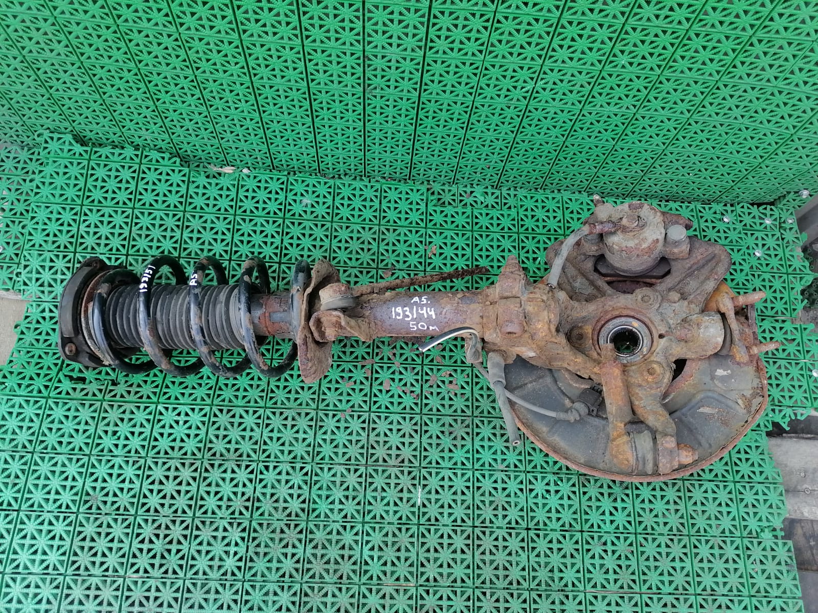 Амортизатор AUDI A3, SKODA OCTAVIA 1Z, VOLKSWAGEN GOLF 5/5+/6, JETTA 5/6, CADDY, TOURAN 2004- передний 50 мм б/у