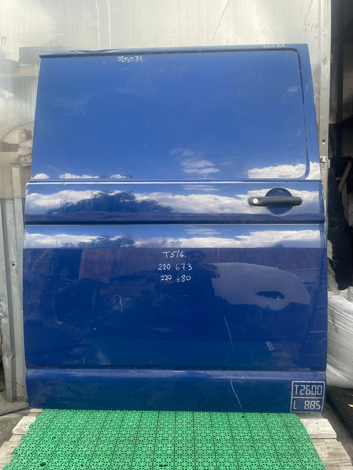 Дверь VOLKSWAGEN TRANSPORTER T5/T6 2003- сдвижная (без выреза под стекло) правая синяя б/у