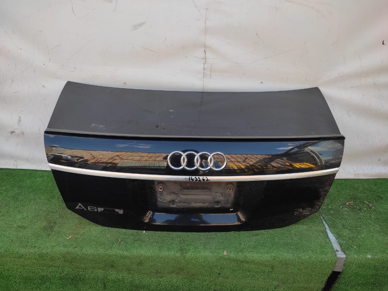Крышка багажника AUDI A6 4F 2005- седан америка чёрная б/у