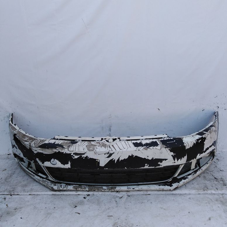Бампер VOLKSWAGEN JETTA 6 2011- передний белый Б/У
