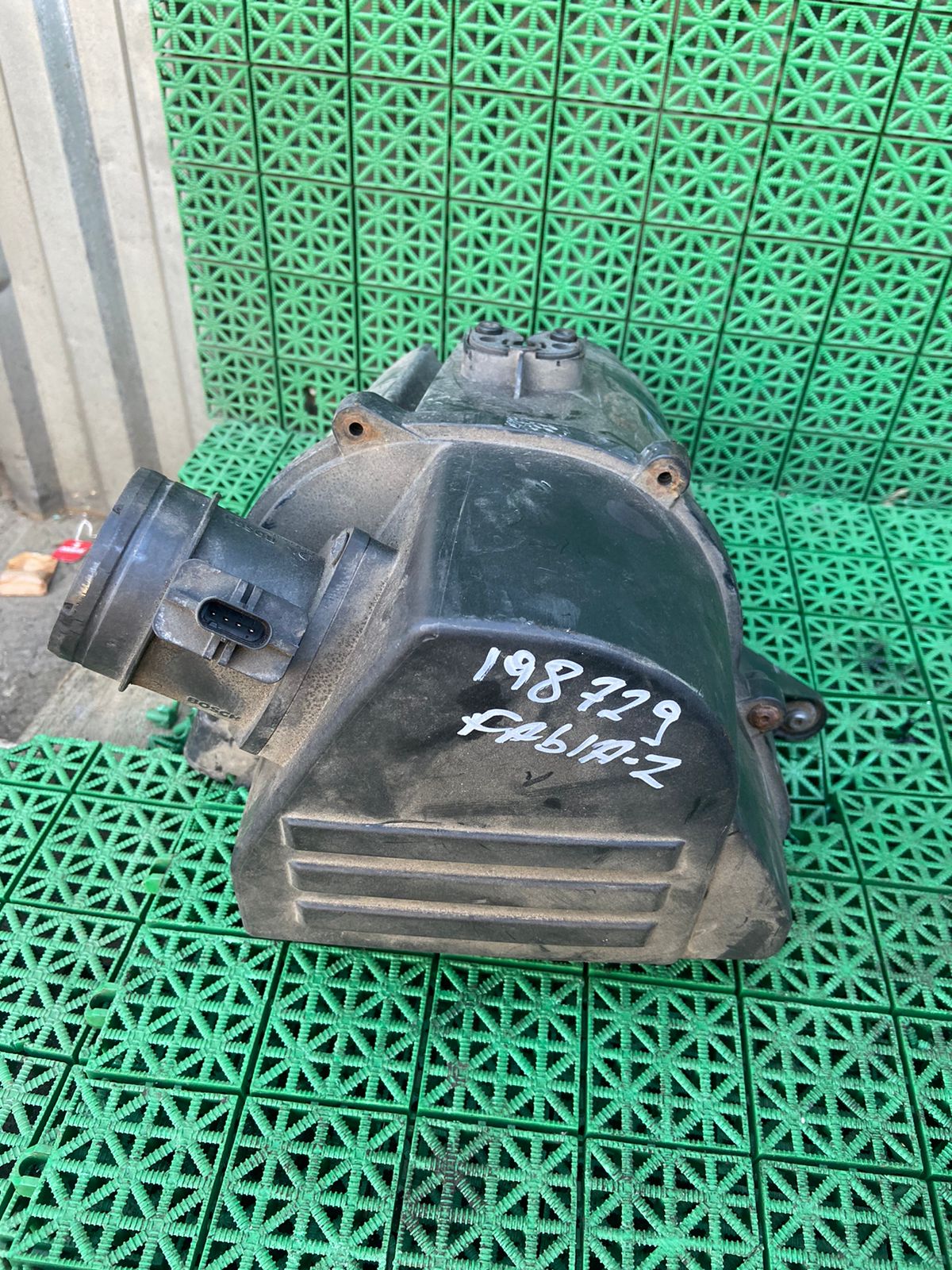 Корпус воздушного фильтра AUDI A1, SKODA FABIA 2, RAPID, VOLKSWAGEN POLO 1,2 CBZ 2013- б/у