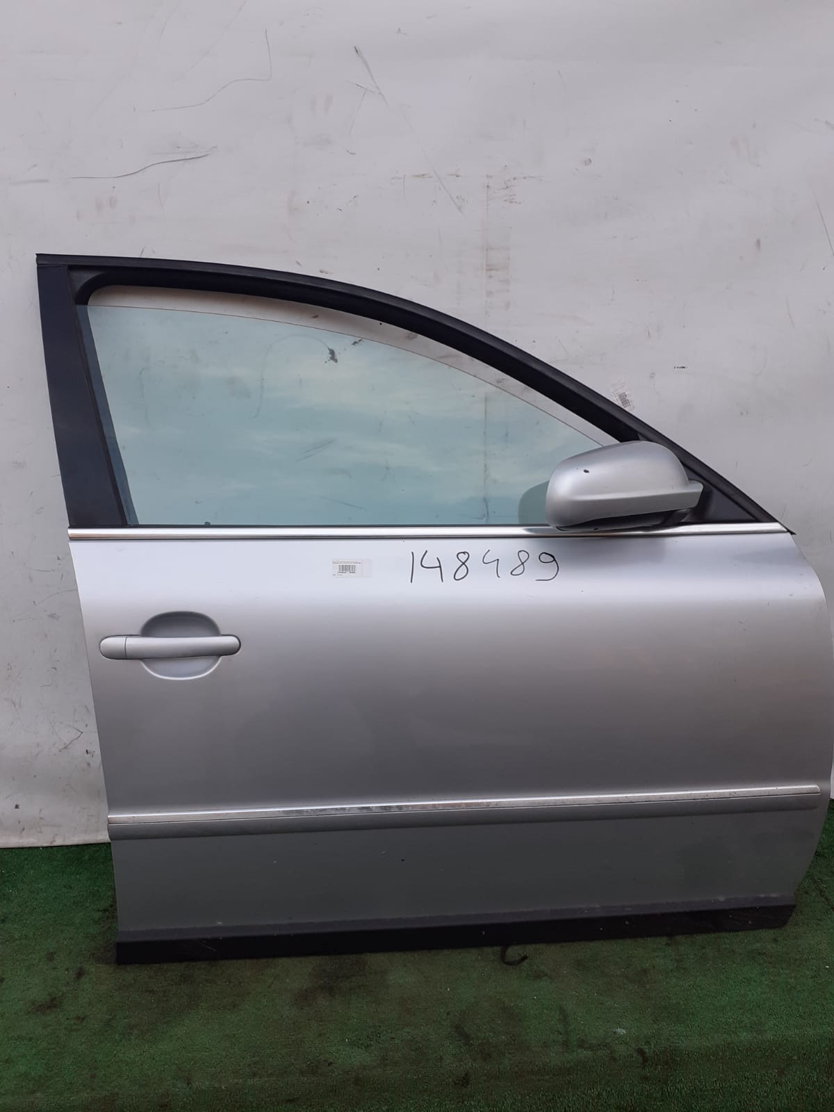 Дверь VOLKSWAGEN PASSAT B5,B5+ 1997- передняя правая серебро б/у