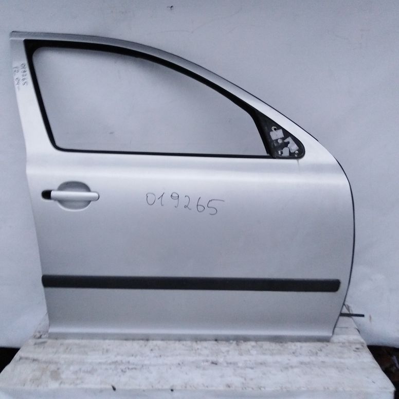 Дверь SKODA OCTAVIA 1Z 2004- передняя правая серая Б/У