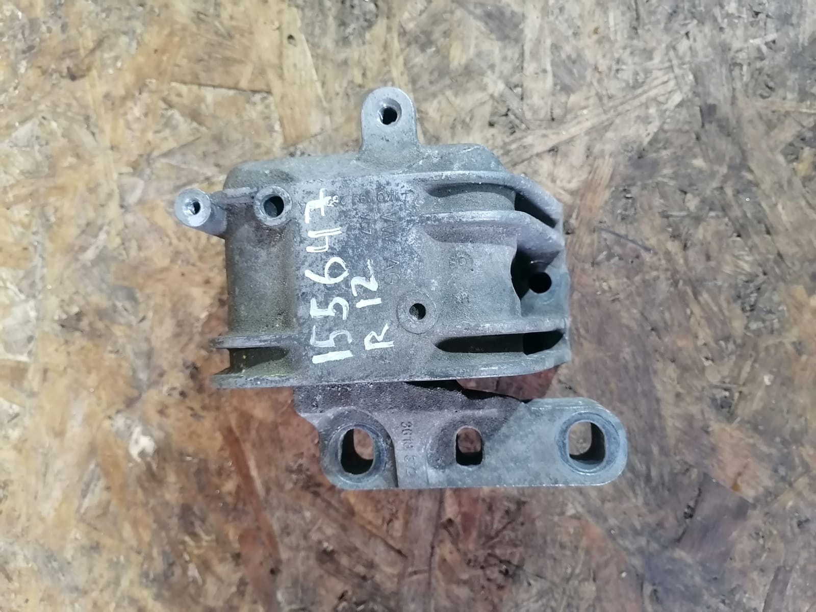 Подушка, опора двигателя AUDI A3, SKODA OCTAVIA 1Z, VOLKSWAGEN GOLF 5/5+/6, JETTA 5/6, PASSAT B6/B7/CC, TOURAN, TIGUAN 1,6/2,0 2004- правая назад б/у