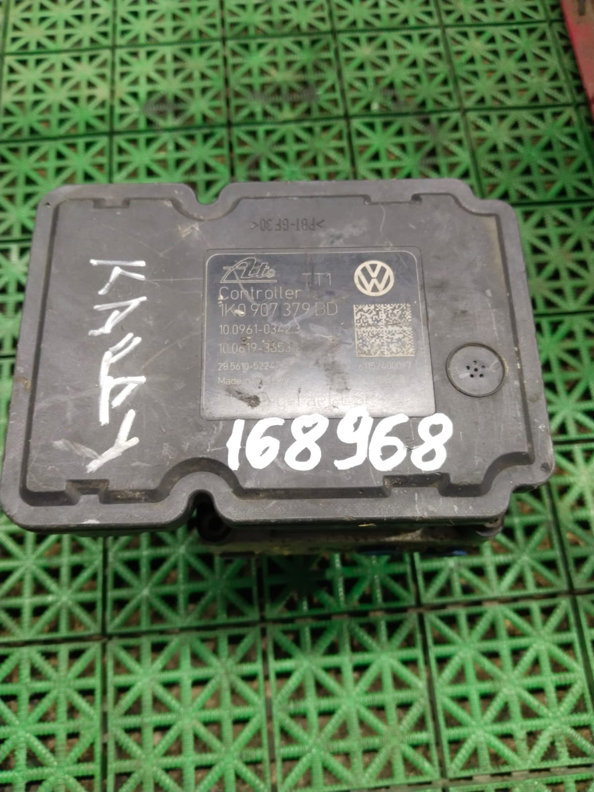 Блок ABS AUDI A3, SKODA OCTAVIA 1Z, VOLKSWAGEN CADDY 1K0907379BD 2009- б/у