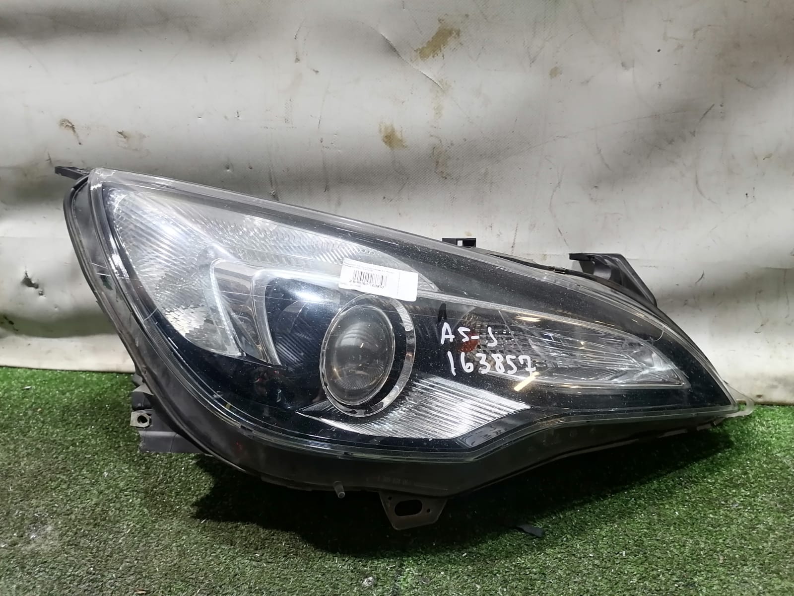 Фара OPEL ASTRA J 2012- чёрная 3 х дверная правая б/у