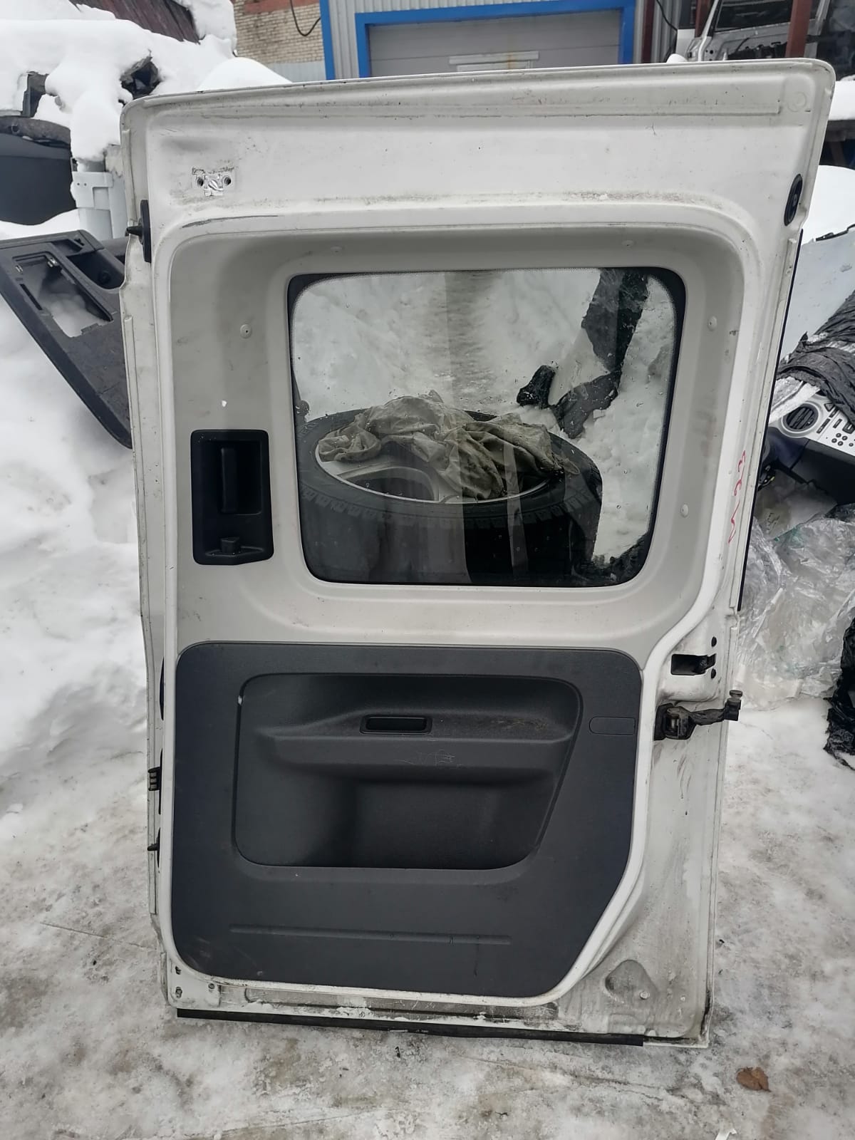 Замок двери сдвижной VOLKSWAGEN CADDY 2011- правый б/у