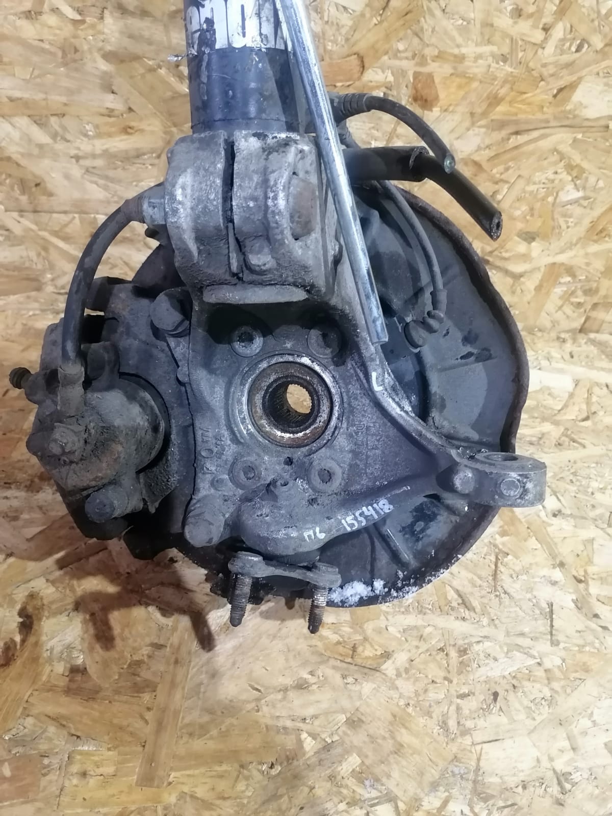 Кулак поворотный AUDI A3, VOLKSWAGEN PASSAT B6/B7/CC 2005- передний левый б/у