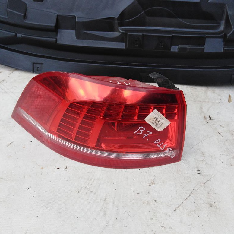 Фонарь VOLKSWAGEN PASSAT B7 2011- универсал наружний левый Б/У