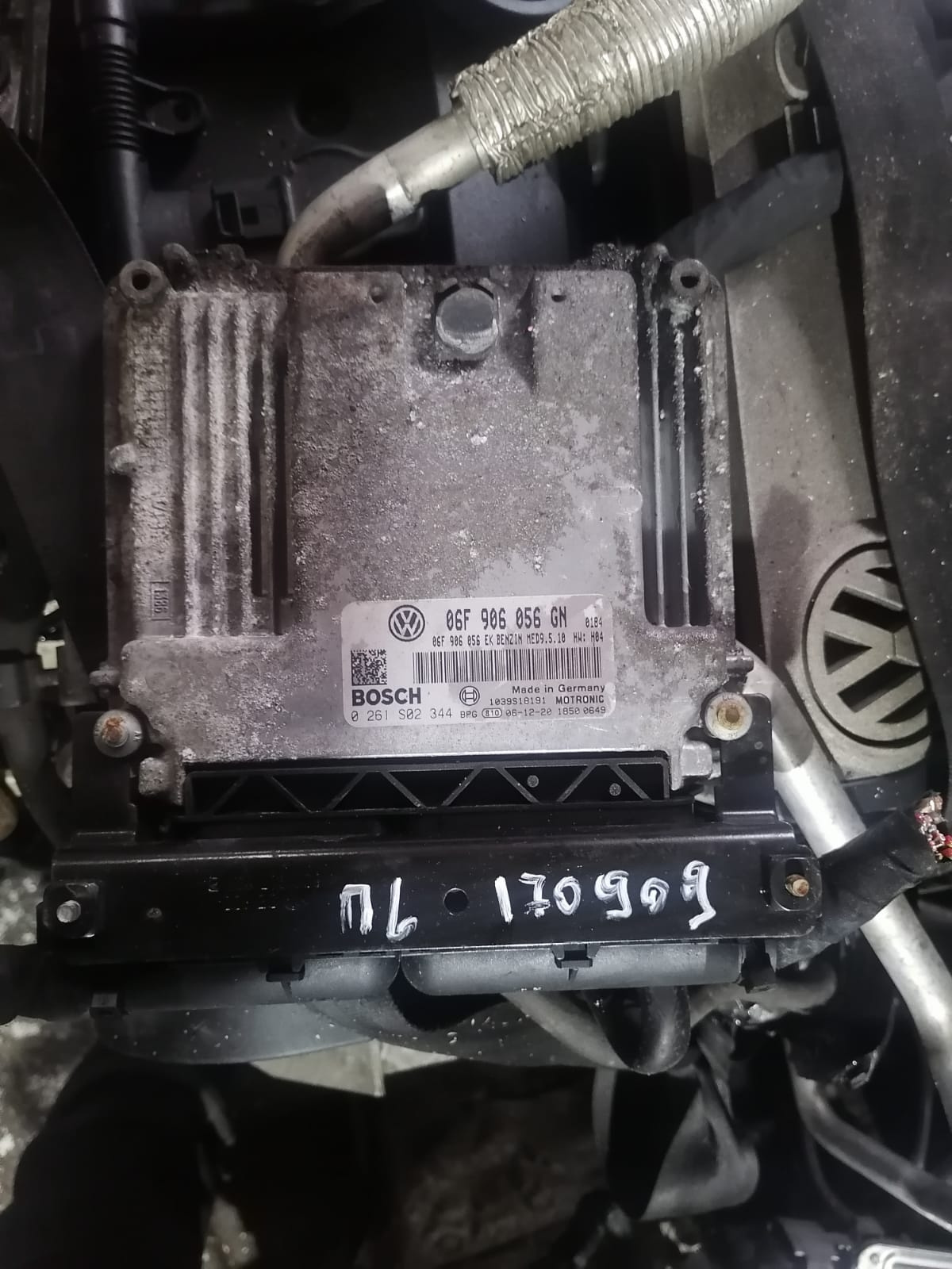 Блок управления двигателя ДВС ЭБУ VOLKSWAGEN PASSAT B6 2,0 BVY б/у