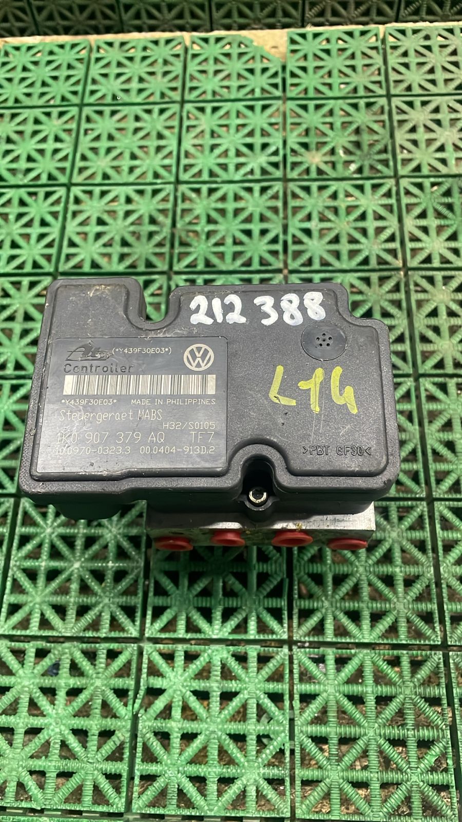 Блок ABS AUDI A3, SKODA OCTAVIA 1Z, VOLKSWAGEN GOLF 5 1K0907379AQ 2009- б/у