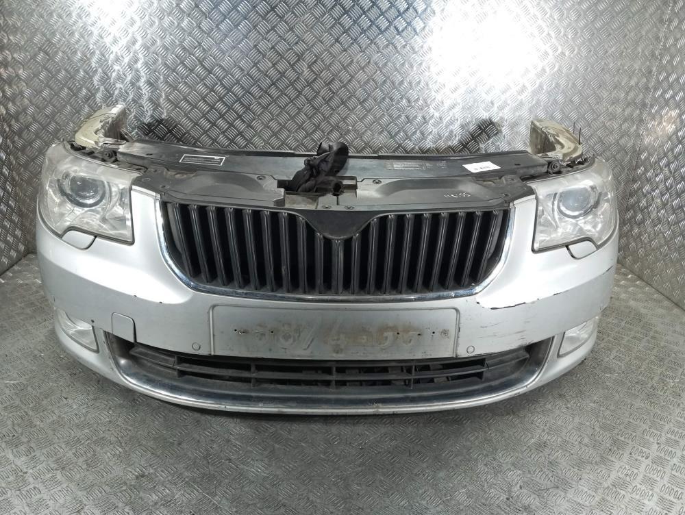 Бампер SKODA SUPERB 2008- передний под парктроник серебро б/у