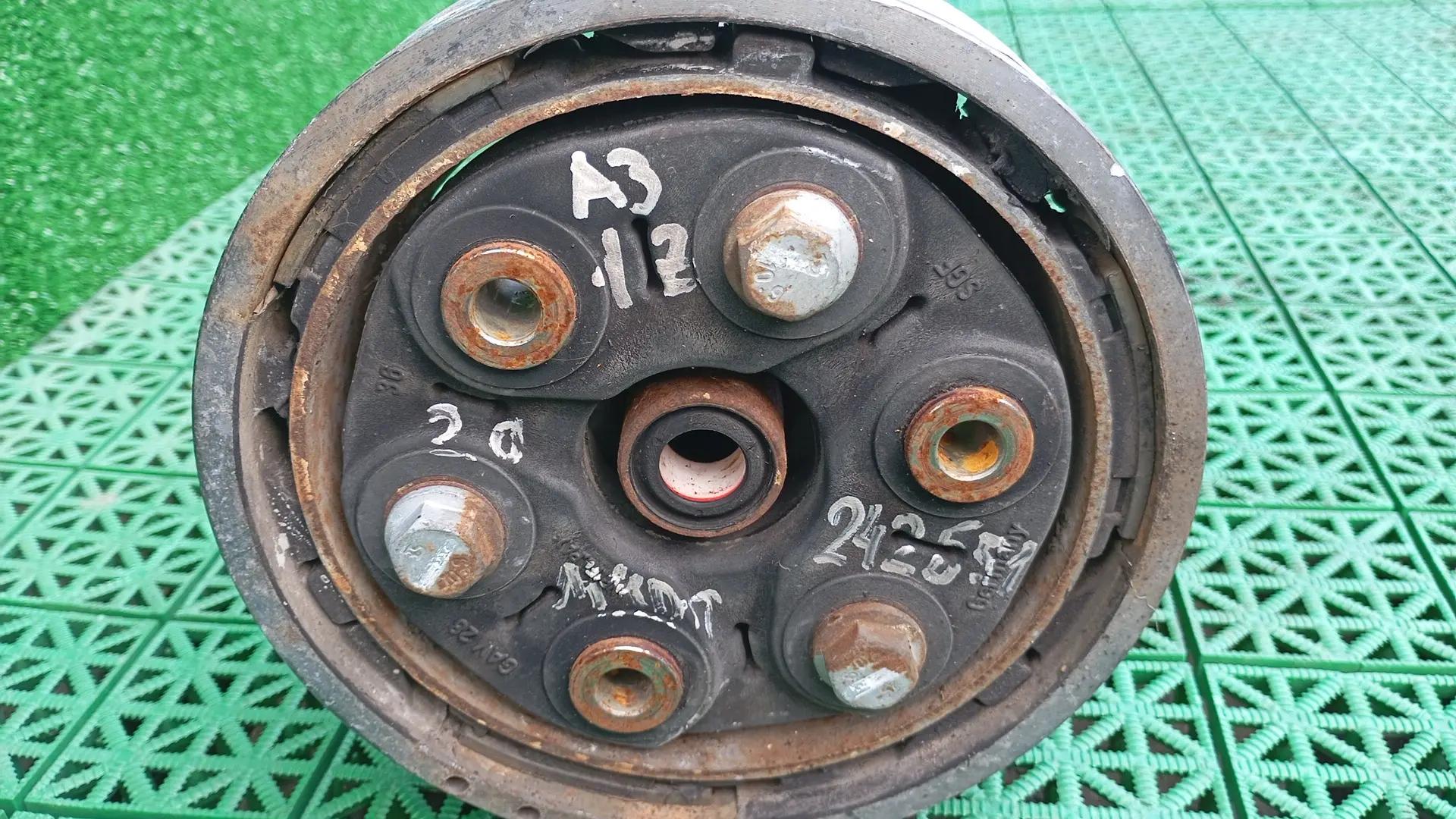 Муфта балансирная карданного вала AUDI A3, SKODA OCTAVIA 1Z, YETI, VOLKSWAGEN GOLF 5/5+/6 2,0 2008- МКПП 4WD полный привод б/у