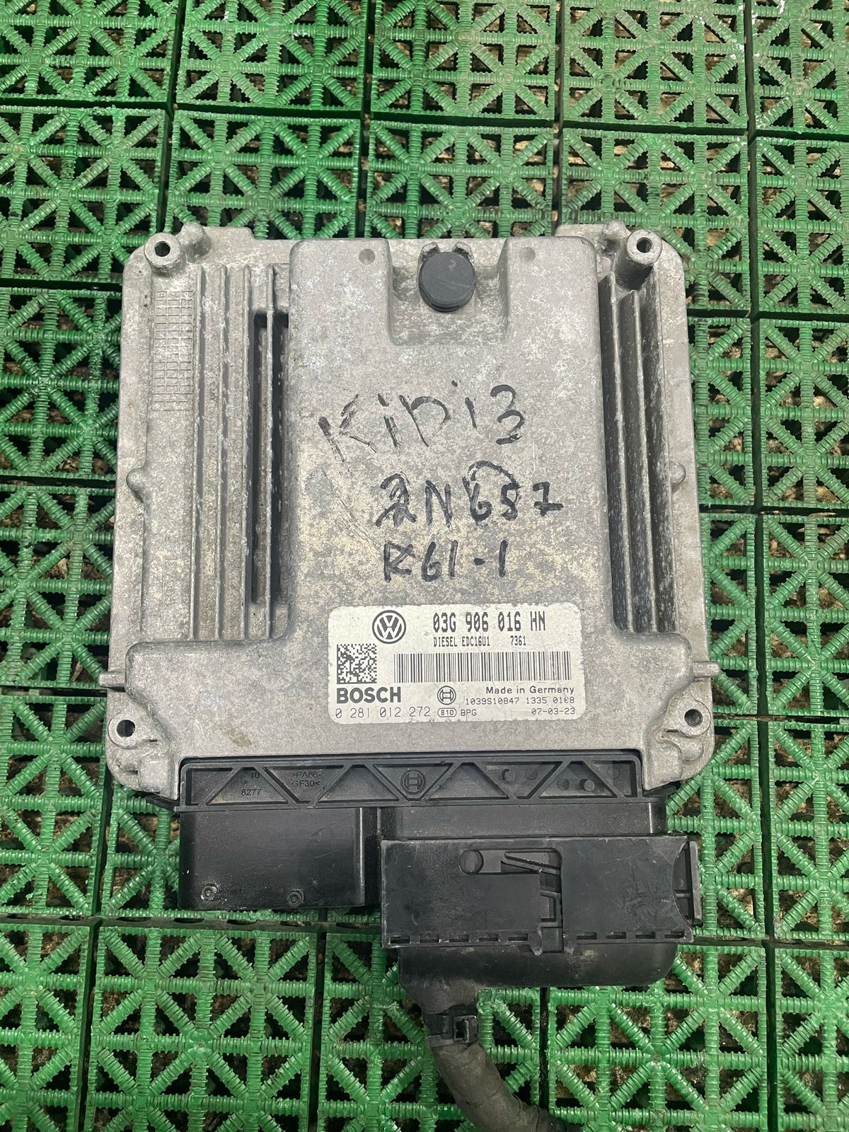 Блок управления двигателя ДВС ЭБУ VOLKSWAGEN CADDY 2,0 SDI 2004- б/у
