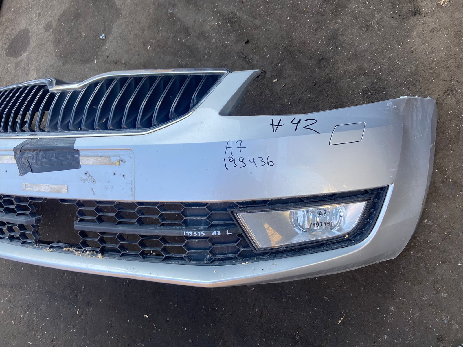 Решетка в бампер SKODA OCTAVIA A7 2013- под птф левая б/у