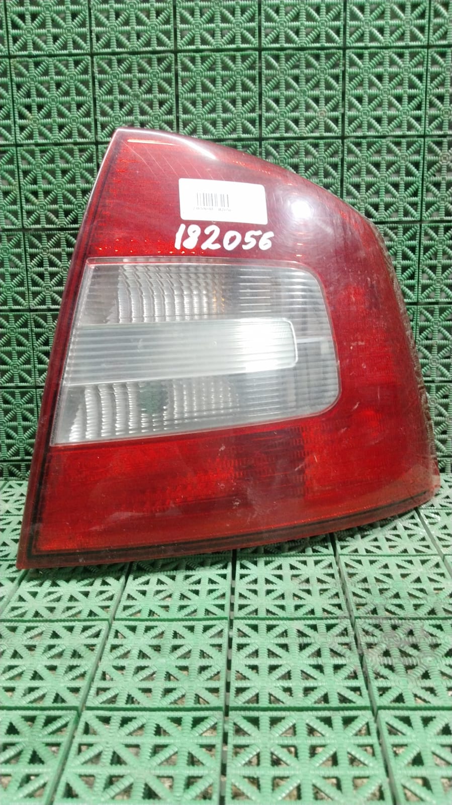 Фонарь SKODA OCTAVIA 1Z 2009- хэтчбек правый б/у