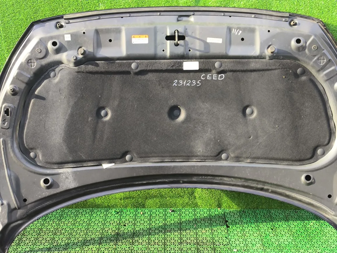 Шумоизоляция капота KIA CEED 2 2012- б/у