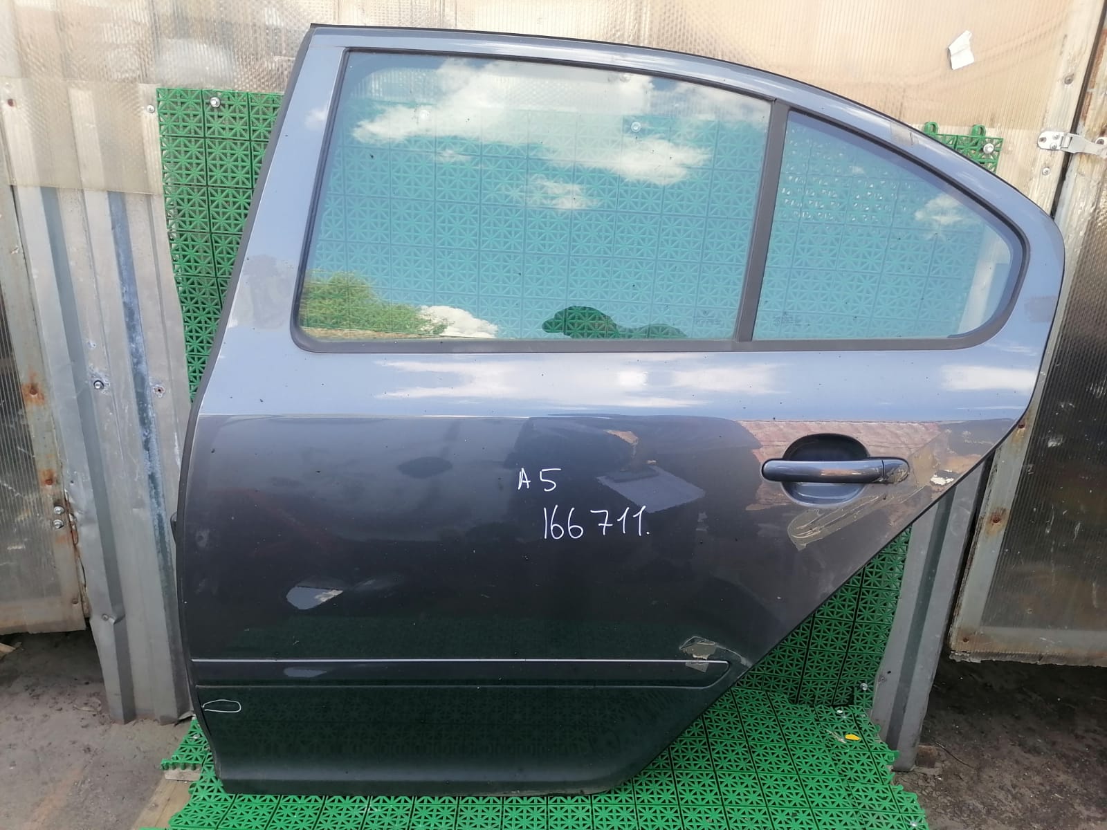 Дверь SKODA OCTAVIA 1Z 2004- задняя левая хэтчбек серая б/у
