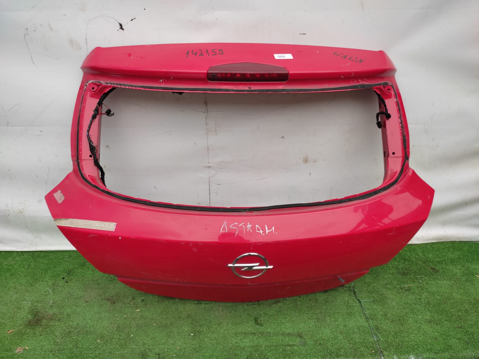 Крышка багажника OPEL ASTRA H 2004- хэтчбек 3 х дверная красная  б/у