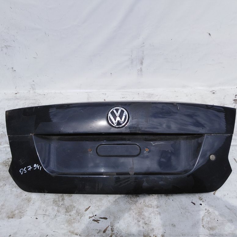 Крышка багажника VOLKSWAGEN POLO 2010- седан серая Б/У