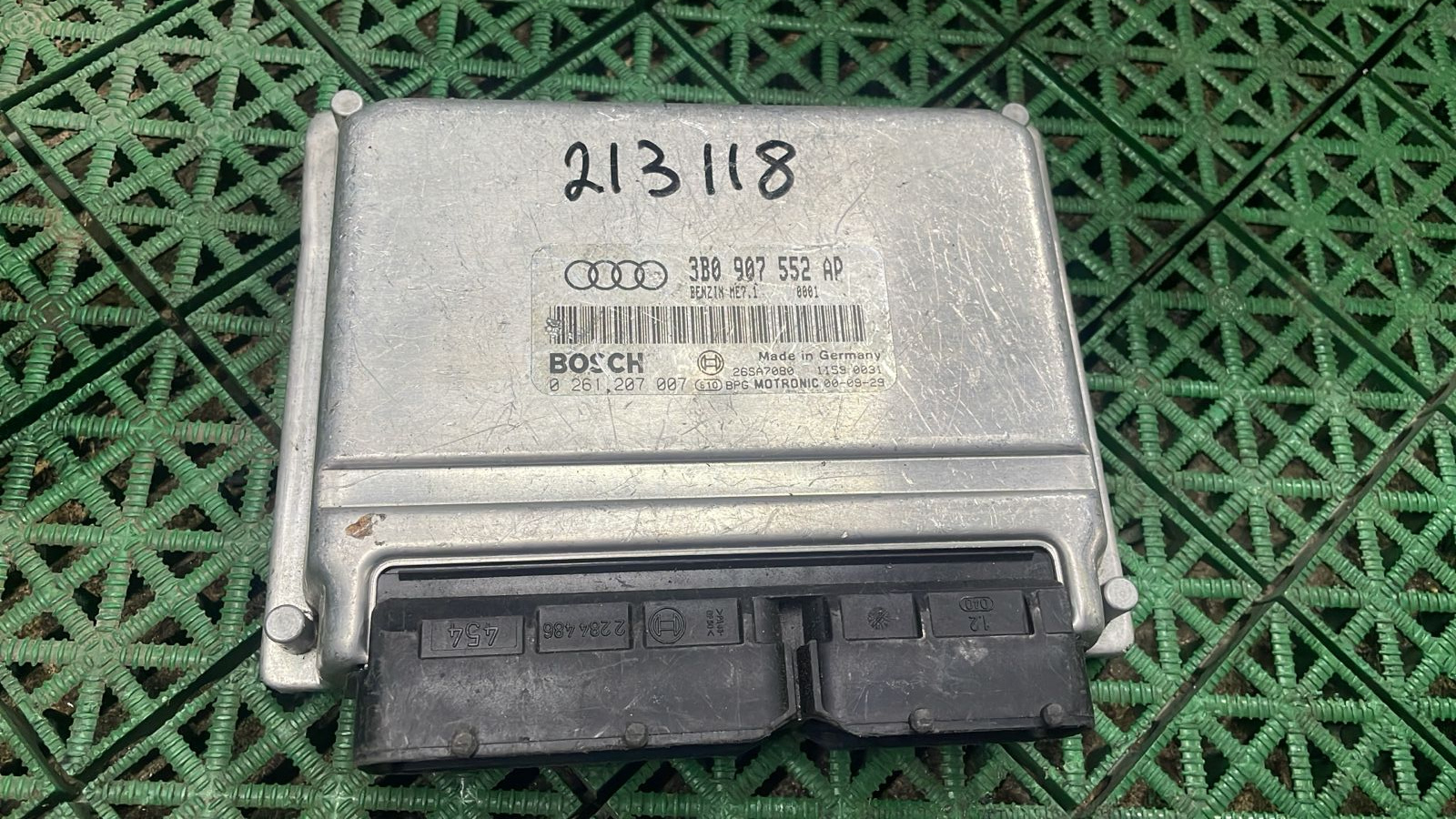 Блок управления двигателя ДВС ЭБУ AUDI A6 C5 1,8 1997- Б/У