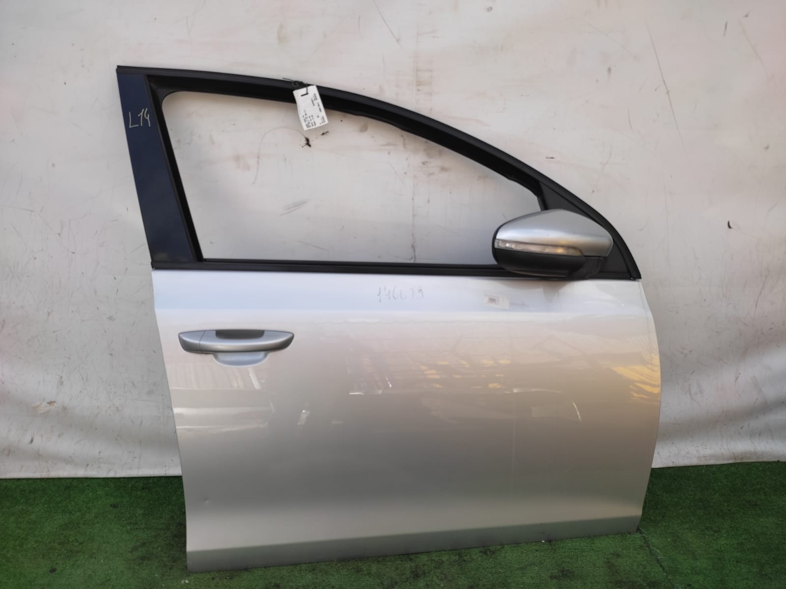 Дверь VOLKSWAGEN GOLF 6 2009- передняя правая серебро б/у