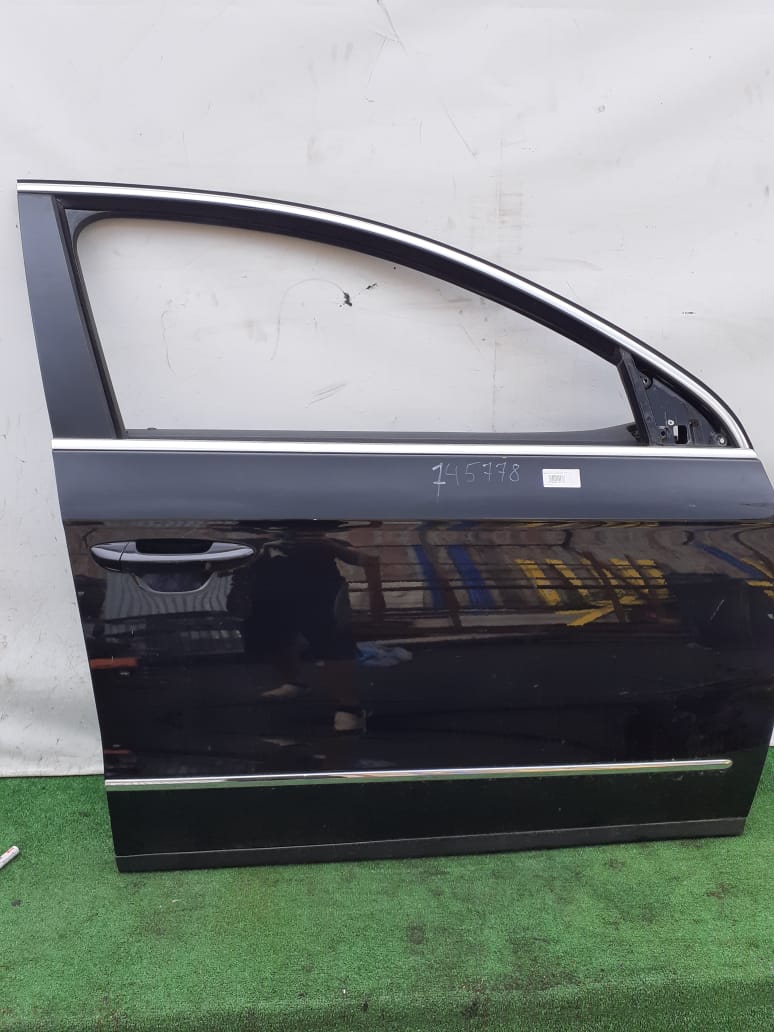 Дверь VOLKSWAGEN PASSAT B6 2005- передняя правая чёрная б/у