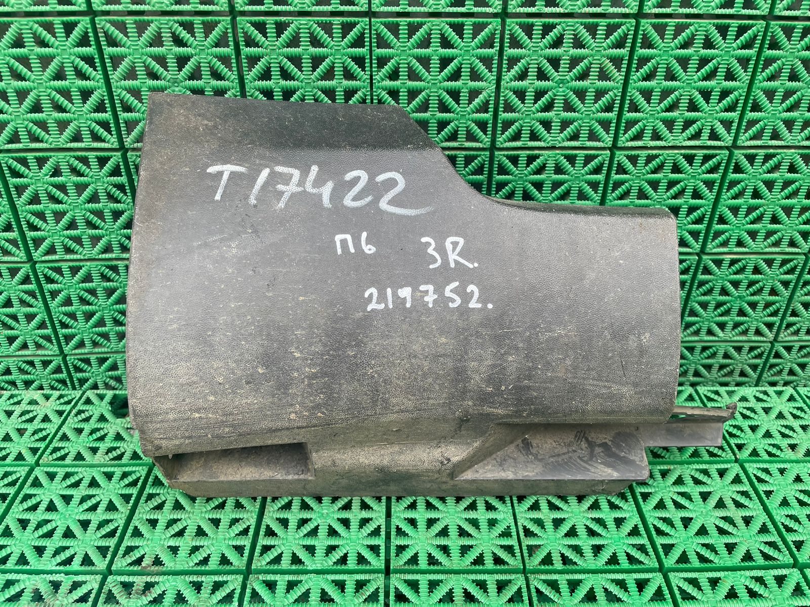 Накладка порога кузова VOLKSWAGEN PASSAT B6 2005- пластик задняя правая б/у