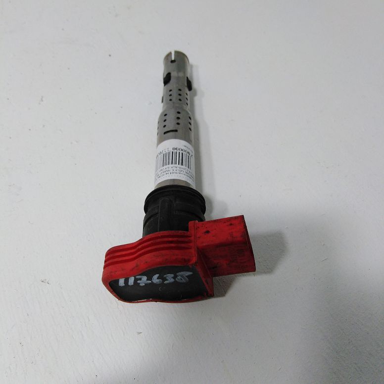 Катушка зажигания AUDI A4 8E/8K,A6 4F, VOLKSWAGEN GOLF 5, PASSAT B6, TOUAREG 1,8/2,0/3,2/4,2 2004- AUK Б/У