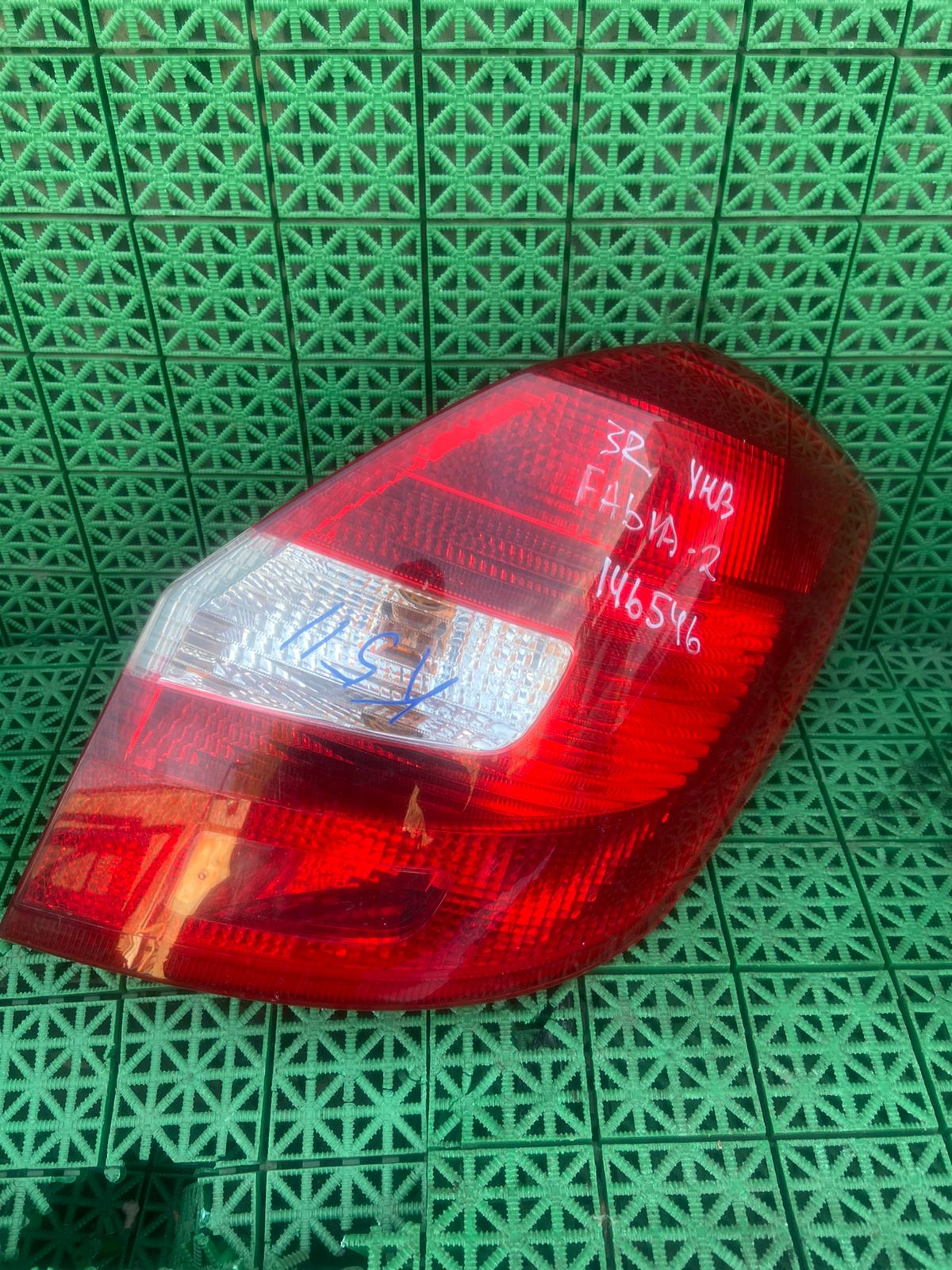 Фонарь SKODA FABIA 2 2007- правый б/у