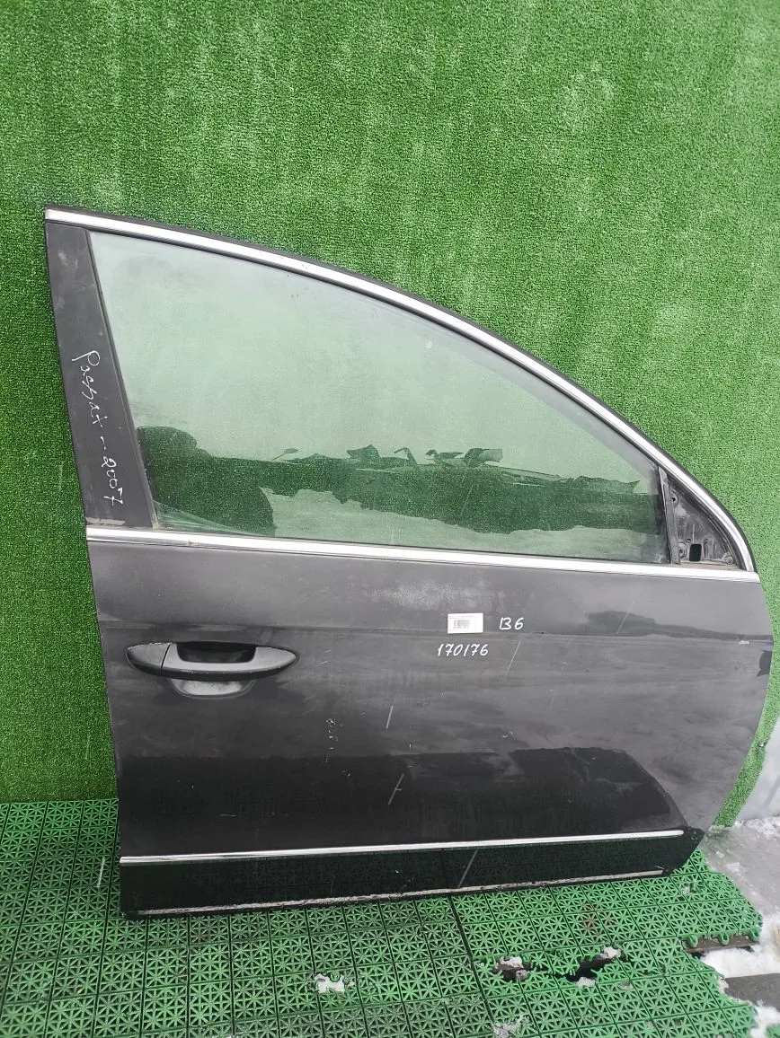Дверь VOLKSWAGEN PASSAT B6 2005- передняя правая серая б/у
