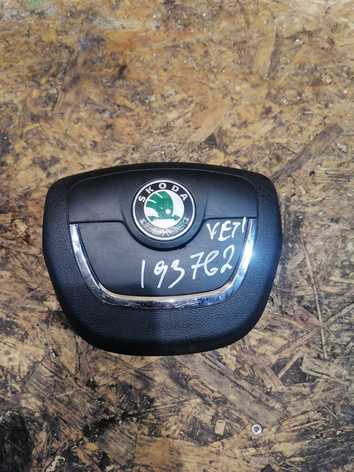Подушка безопасности SKODA OCTAVIA 1Z 2004- в руль б/у