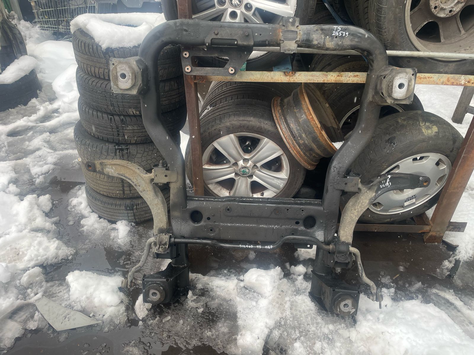 Подрамник, балка двигателя VOLKSWAGEN TRANSPORTER T5 2003- б/у