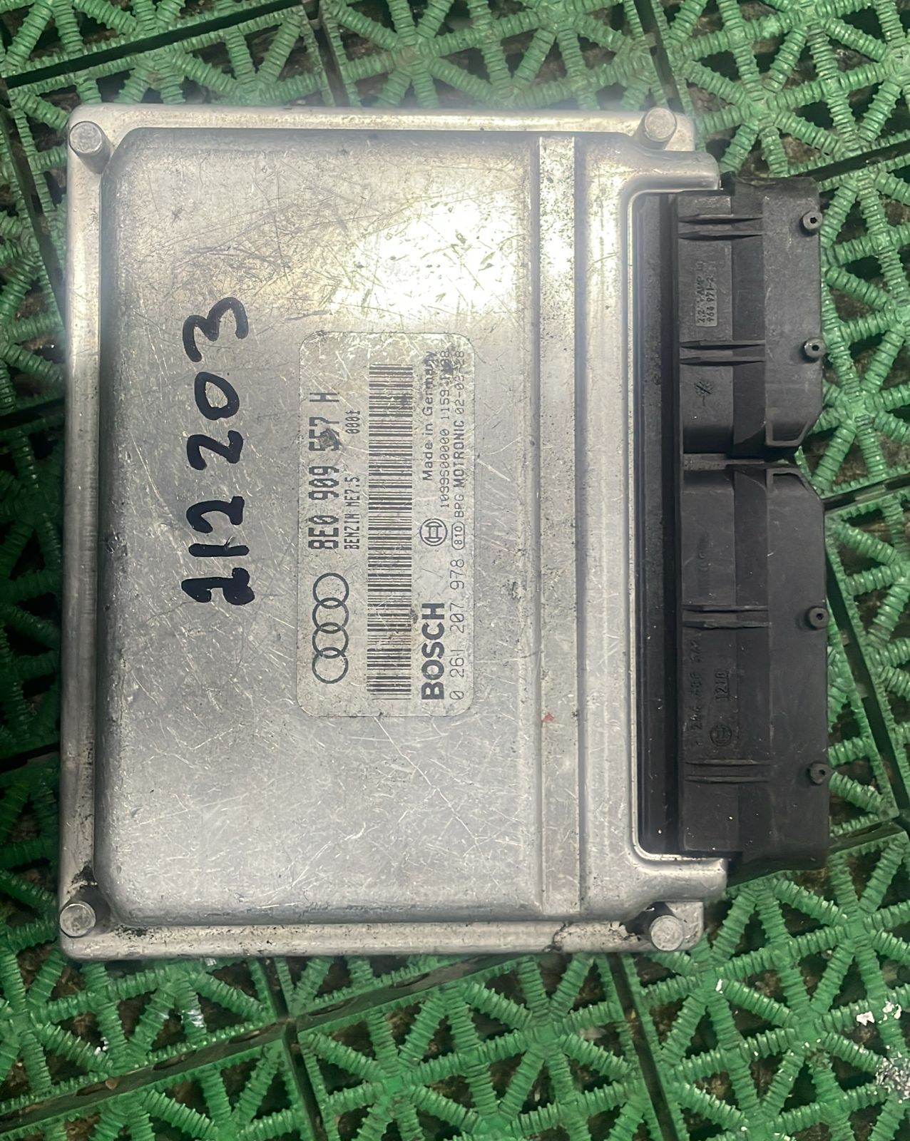 Блок управления двигателя ДВС ЭБУ AUDI A6 C5 2,0 ALT 2001- Б/У