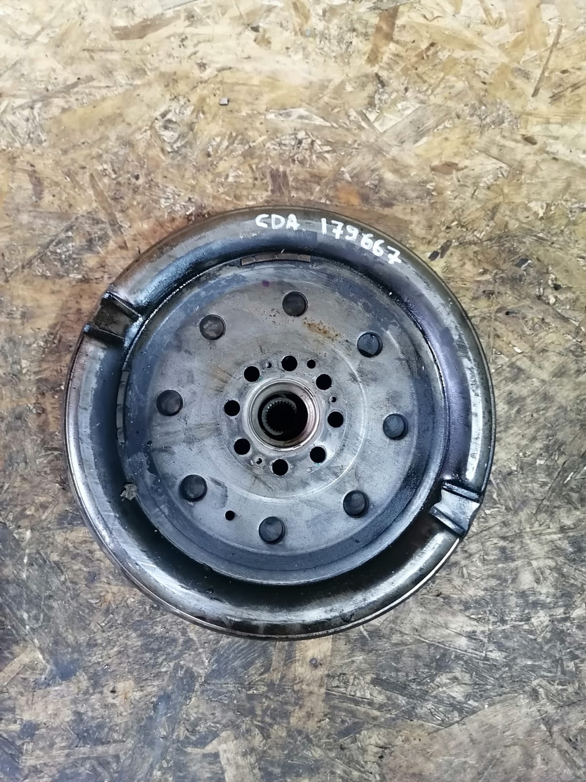 Маховик двигателя AUDI A3, SKODA OCTAVIA 1Z, VOLKSWAGEN GOLF 5/5+, JETTA 5, PASSAT B6 1,8 CDAA 2005- МКПП  6 б/у