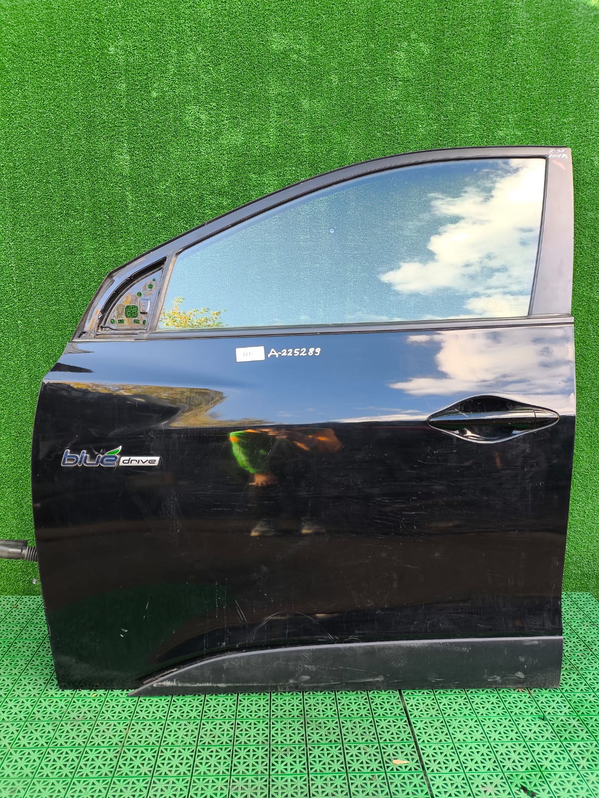 Дверь HYUNDAI IX35, TUCSON 2 2010- передняя левая под накладку чёрная б/у