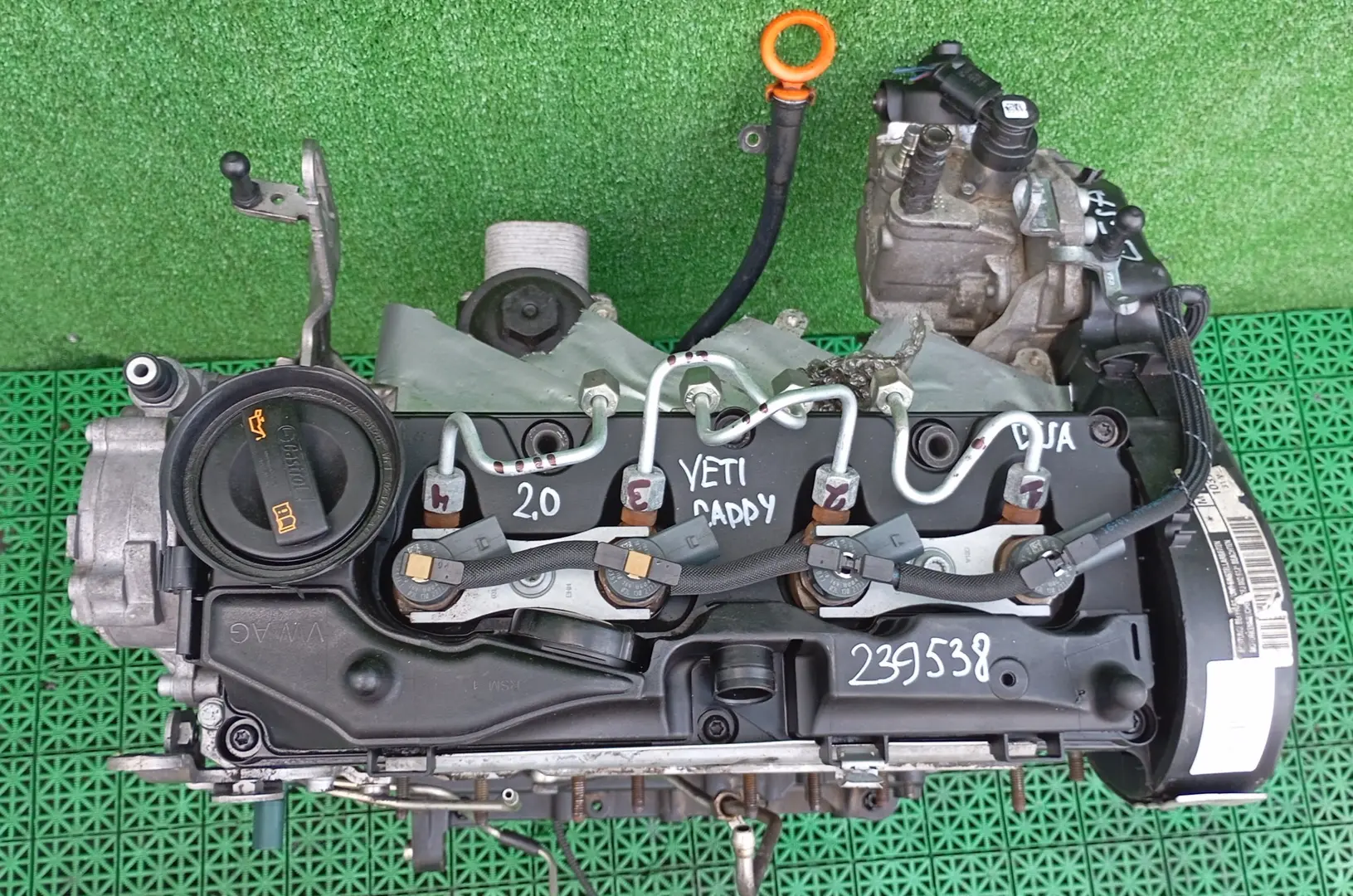 Двигатель SKODA YETI, VOLKSWAGEN CADDY, TOURAN CFJA  2,0 125KW/170ЛС 2009- б/у