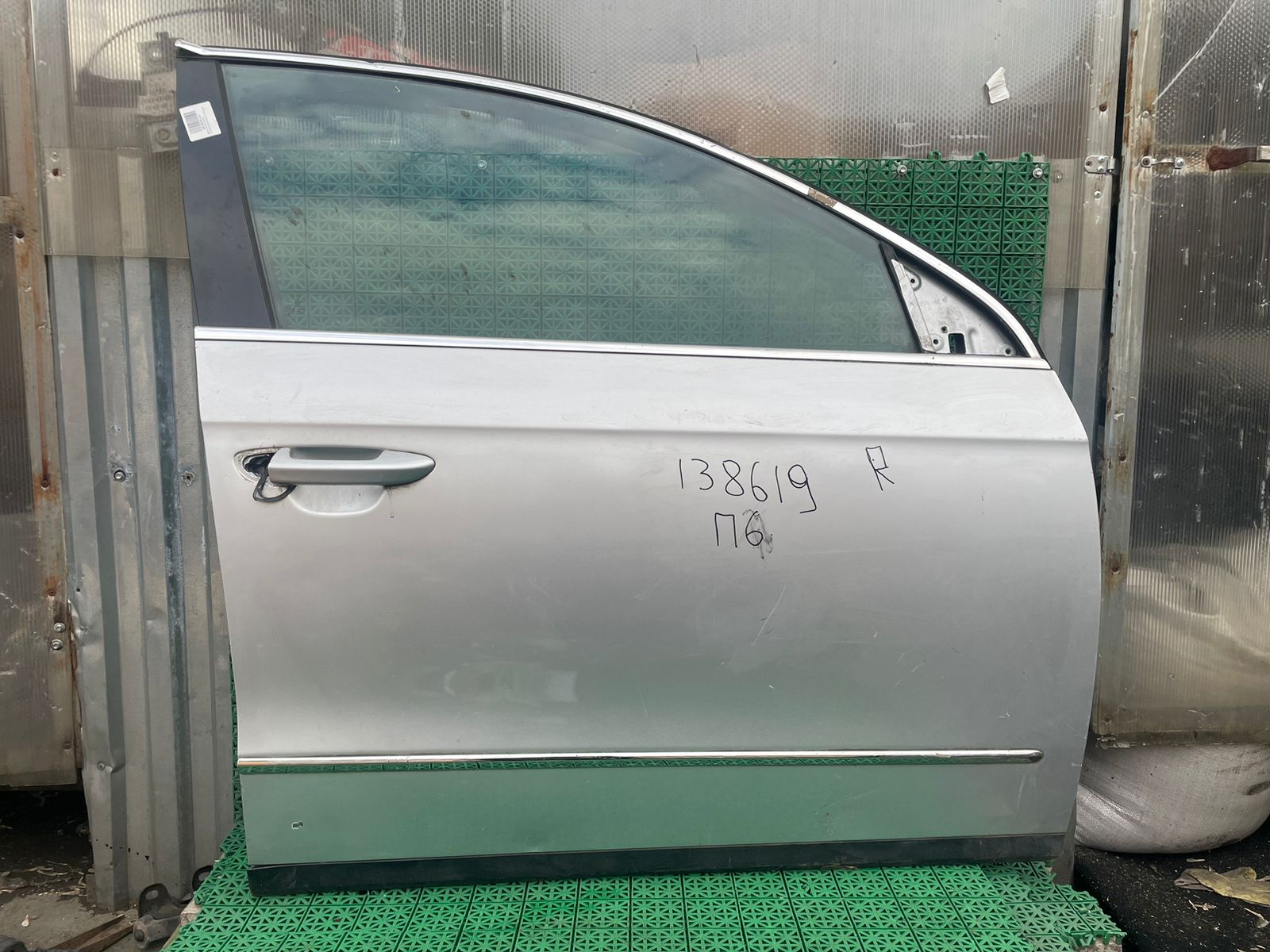 Дверь VOLKSWAGEN PASSAT B6 2005- передняя правая серебро б/у