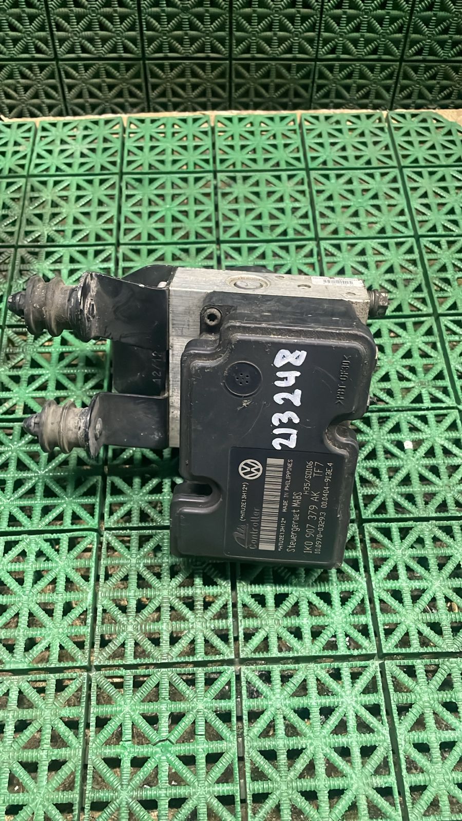 Блок ABS AUDI, SKODA, VOLKSWAGEN 1K0614117AG 1K0907379AK 2004- Б/У