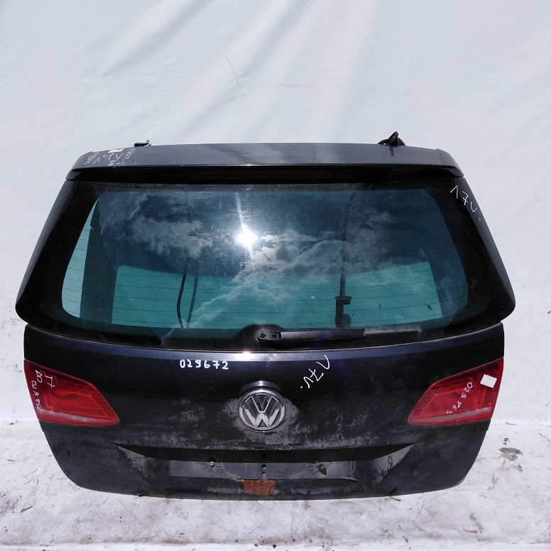 Крышка багажника VOLKSWAGEN PASSAT B7 2011- универсал чёрная Б/У