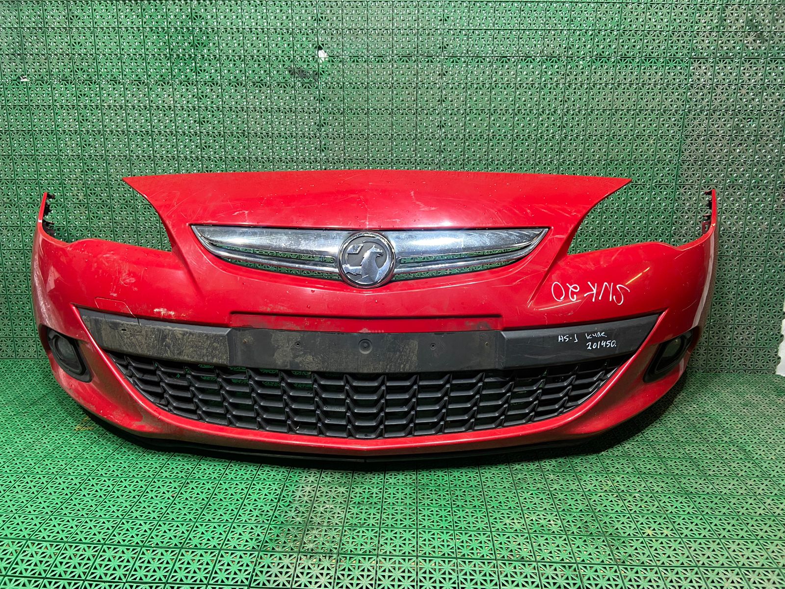 Бампер OPEL ASTRA J 2012- передний хэтчбек 3 х дверный купе красный б/у