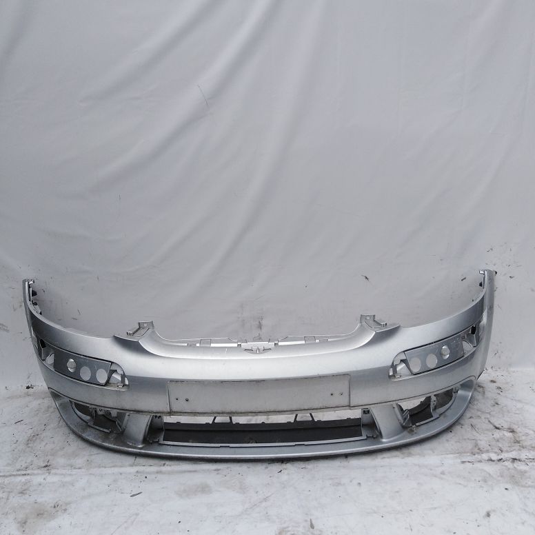 Бампер VOLKSWAGEN GOLF 5+ 2005- передний серебро Б/У