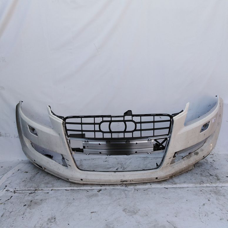 Бампер AUDI Q7 2007- передний (под омыватель/парктроник) белый Б/У