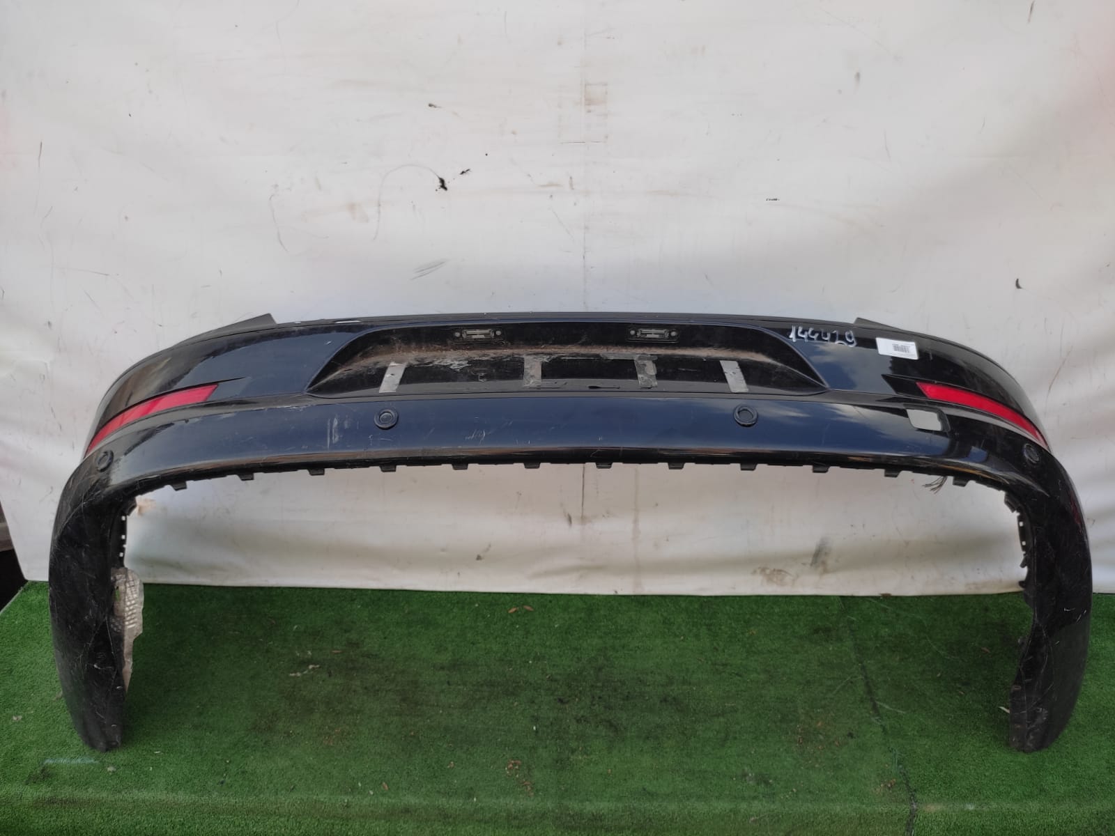 Бампер VOLKSWAGEN PASSAT CC 2008- задний (под парктроник) чёрный б/у