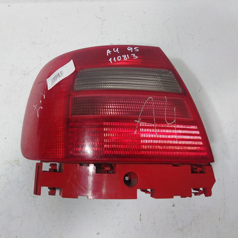 Фонарь AUDI A4 8D 1995- седан 3 я полоса с низу левый Б/У