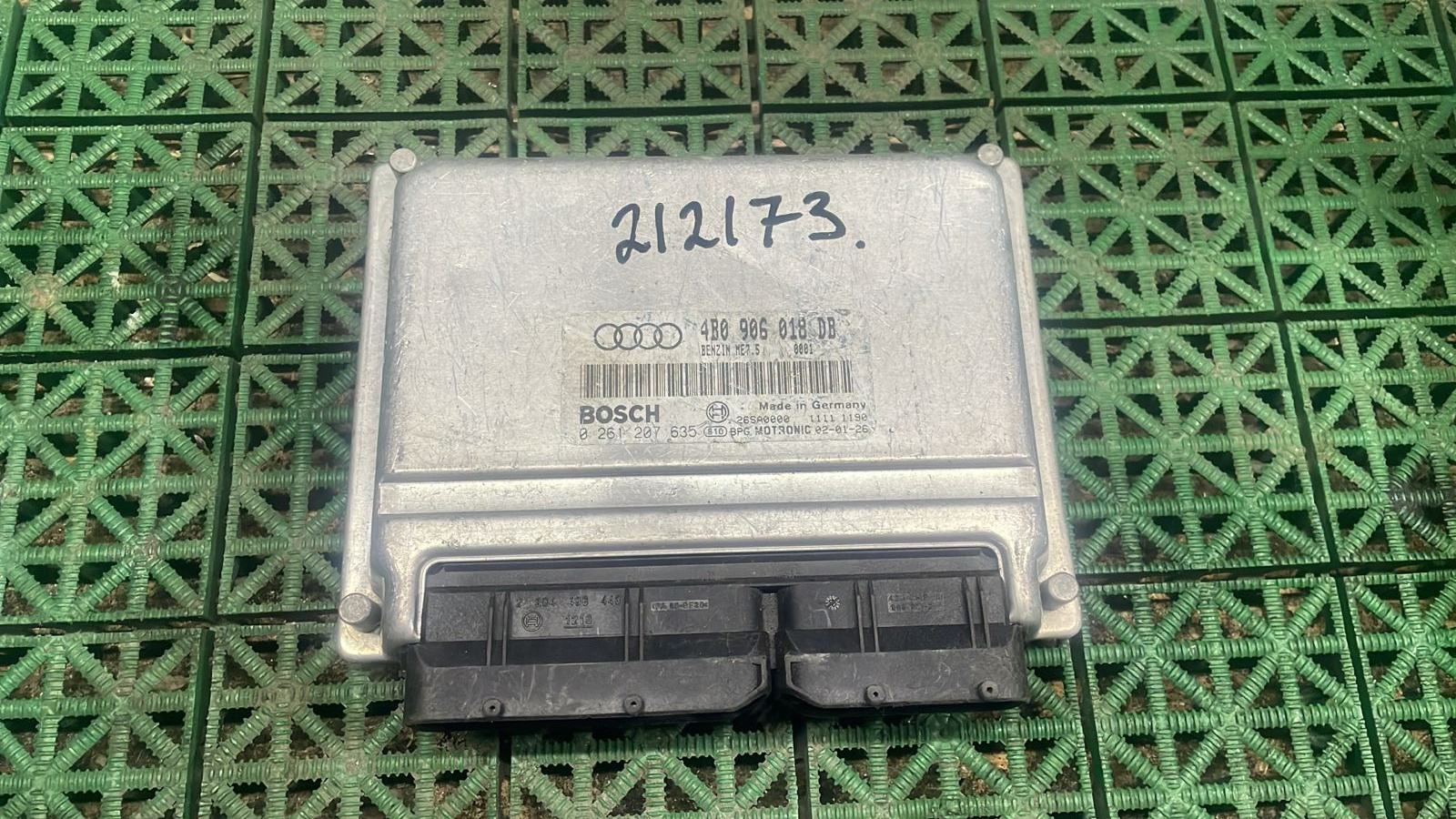 Блок управления двигателя ДВС ЭБУ AUDI A6 C5 1,8 AWT 1997- Б/У