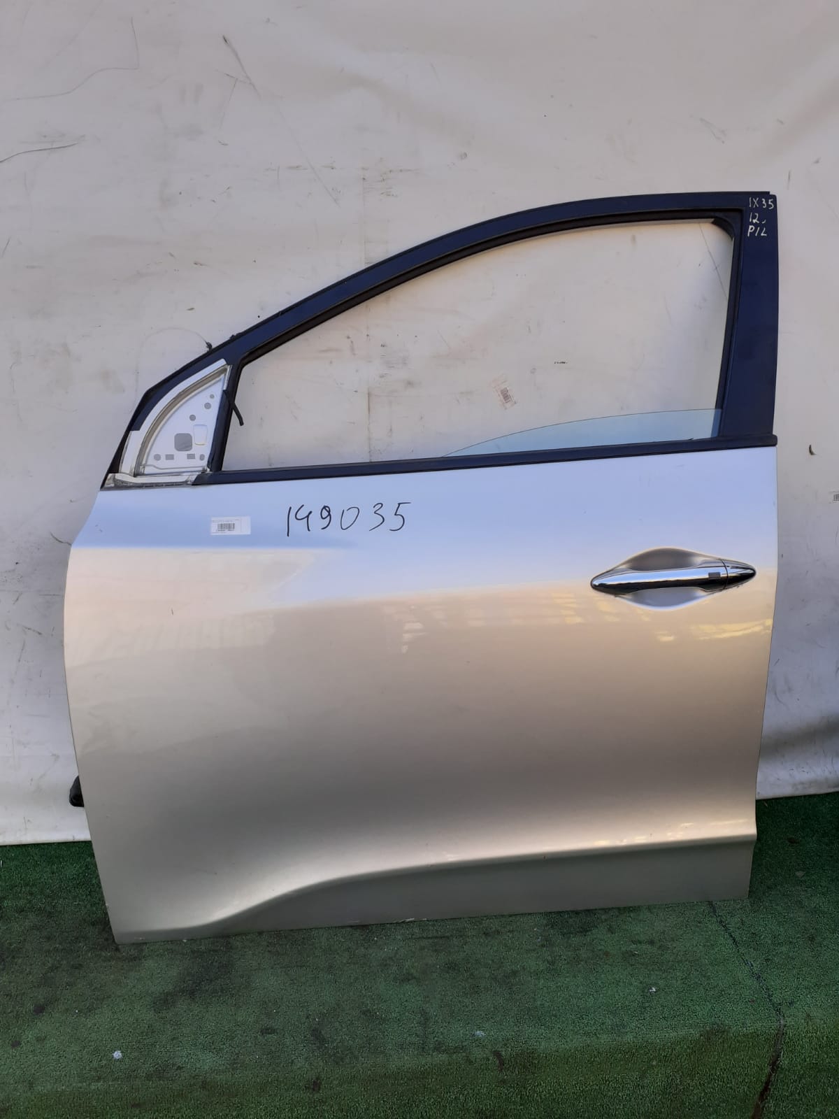 Дверь HYUNDAI IX35, TUCSON 2 2010- передняя левая серебро б/у