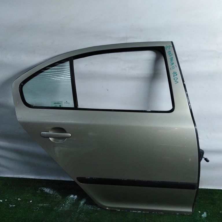 Дверь SKODA OCTAVIA 1Z 2004- задняя правая хэтчбек серая Б/У