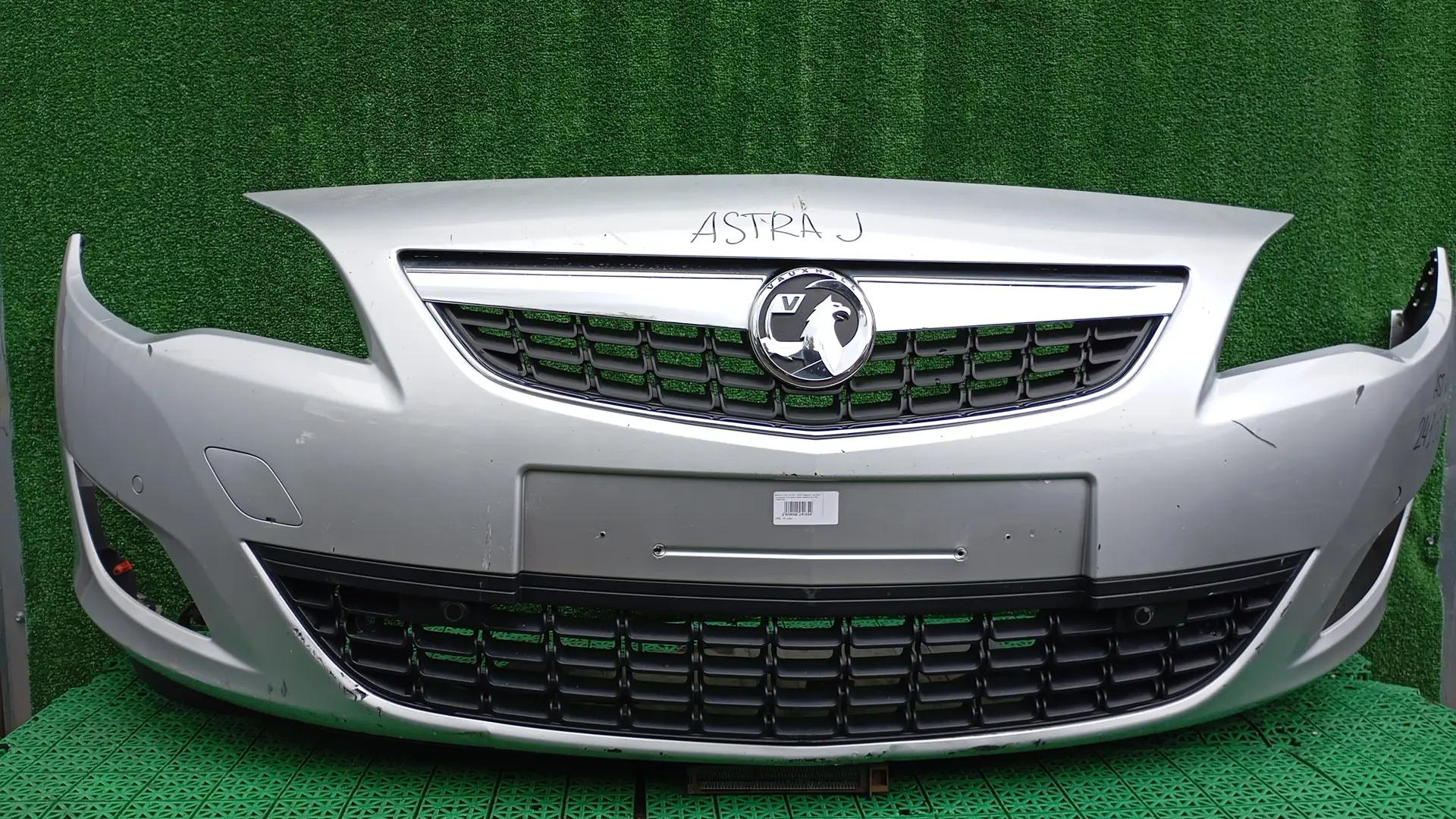 Бампер OPEL ASTRA J 2010- передний хэтчбек 5 ти дверный под парктронник серебро б/у