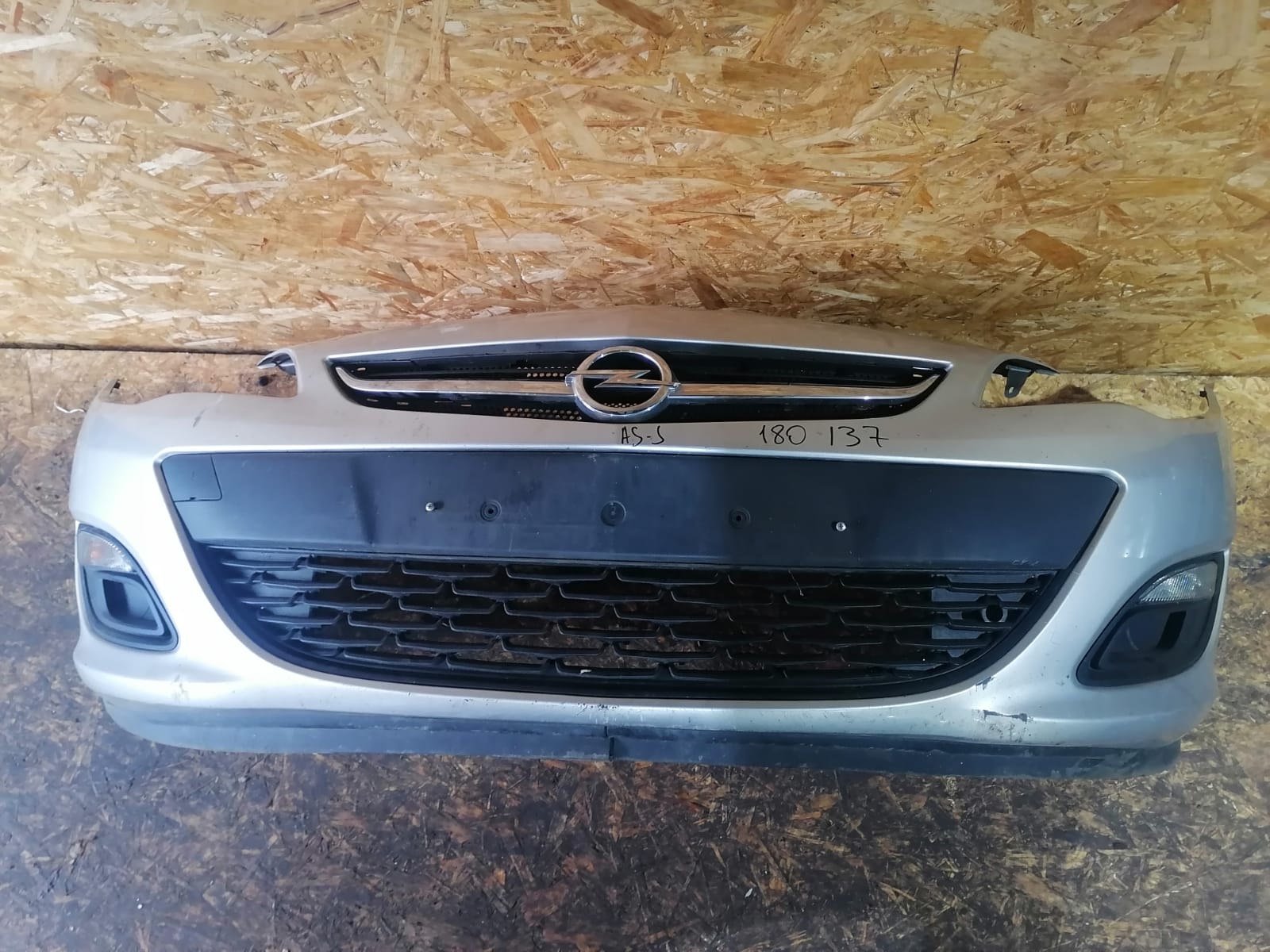 Бампер OPEL ASTRA J 2012- передний хэтчбек 5 ти дверный серебро б/у